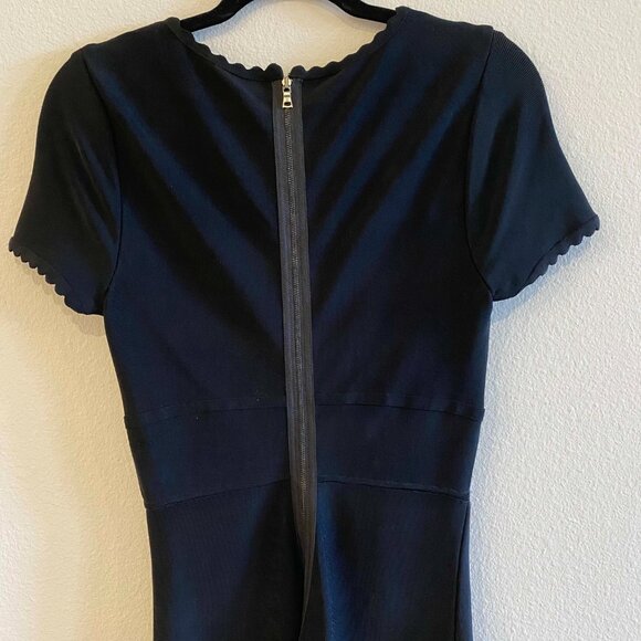 BCBG Scalloped Sweetheart Dress - Picture 5 of 6